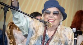 The first full live performance by Joni Mitchell since 2002