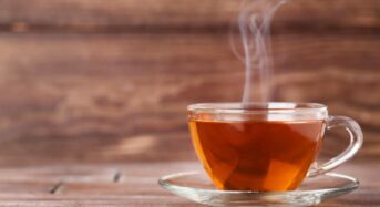 Which is healthier, black tea or milk tea?