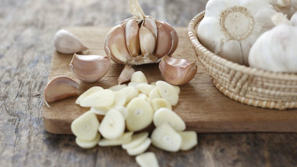 Advantages To Consume Garlic Every Day