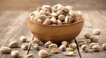 Five Good Reasons to Eat Green Nuts on a Daily Basis