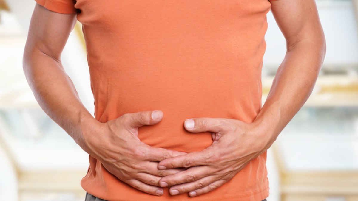Stomach Bloating: Top 5 Best Homemade Drinks
